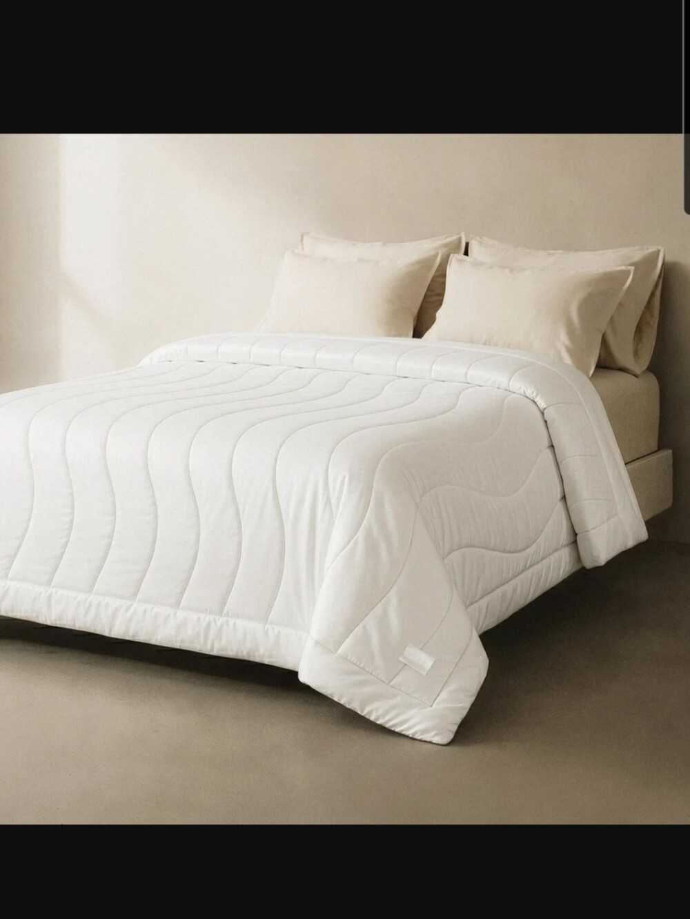 Buffy Breeze King/Cal King Cooling Comforter NWOT